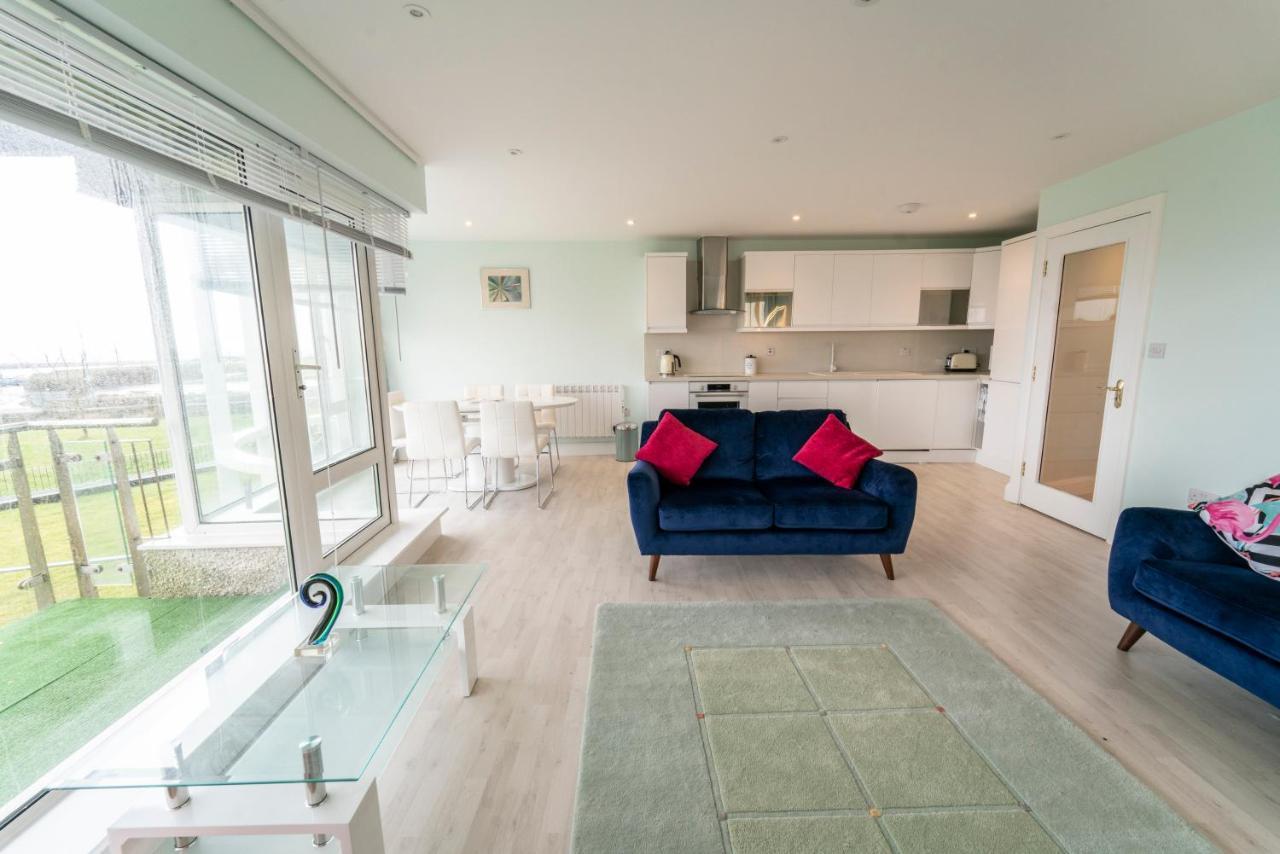Luxurious Seaside Apartment Galway Buitenkant foto